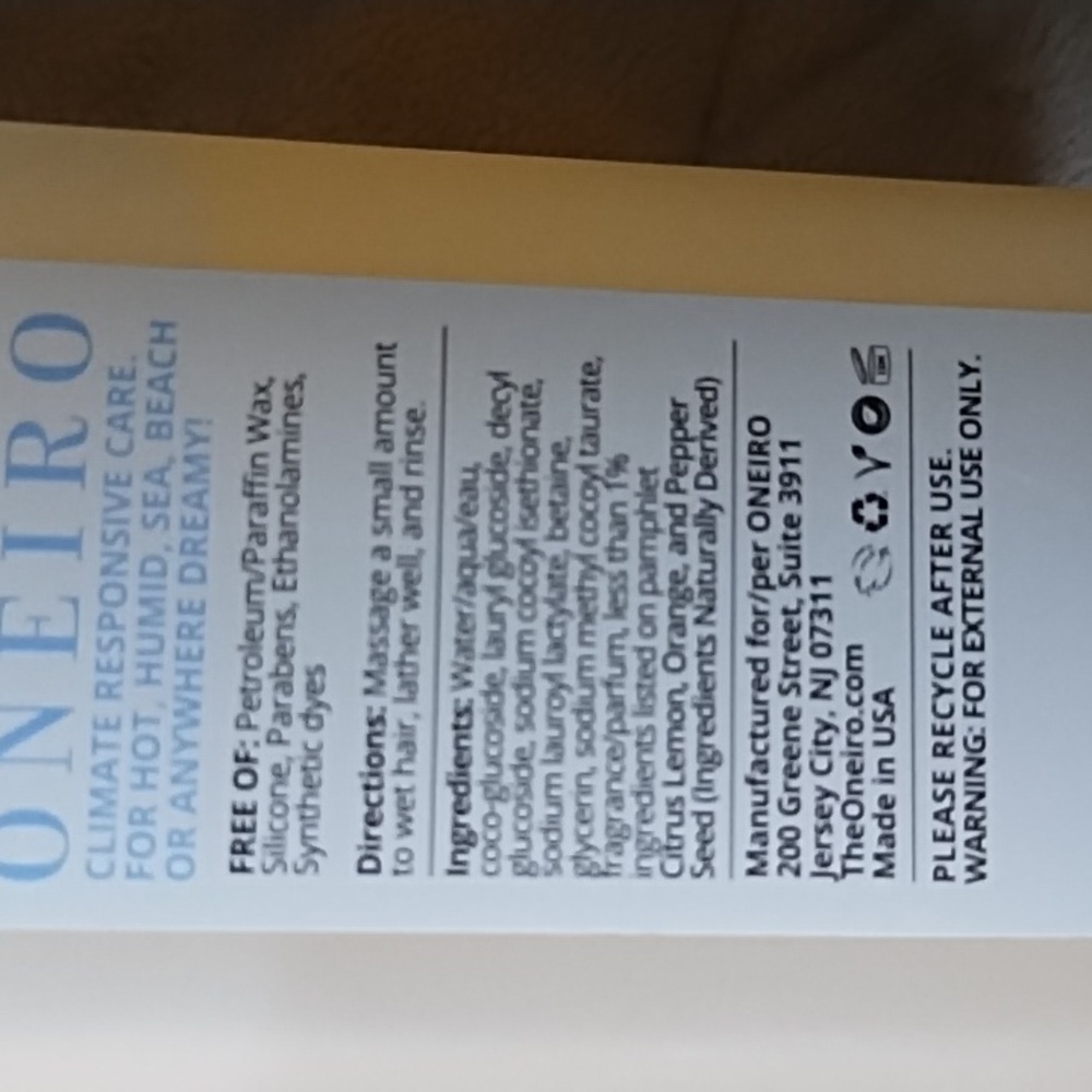 Oneiro Shampoo 🧴 - Picture 2 of 2